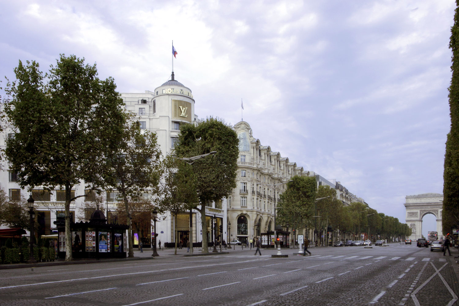 Louis Vuitton-Champs Elysee, Louie, Louie, Louie, Louiee