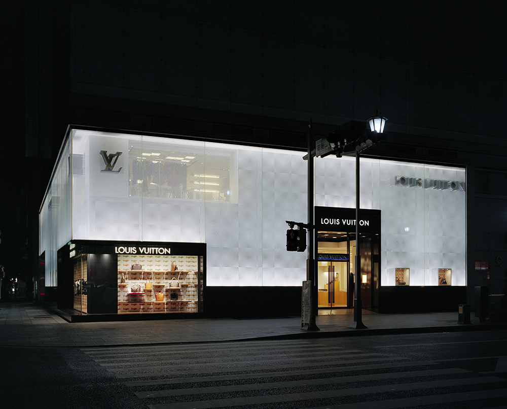 Louis Vuitton Flagship Store Stock Photo  Download Image Now  Louis  Vuitton  Designer Label Asia Bag  iStock